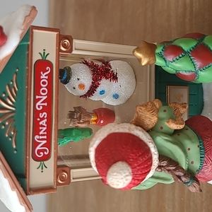 2014 Hallmark Christmas Window "Nina's Nook" Ornament